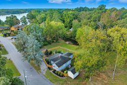 1008 Jones Road photo 4