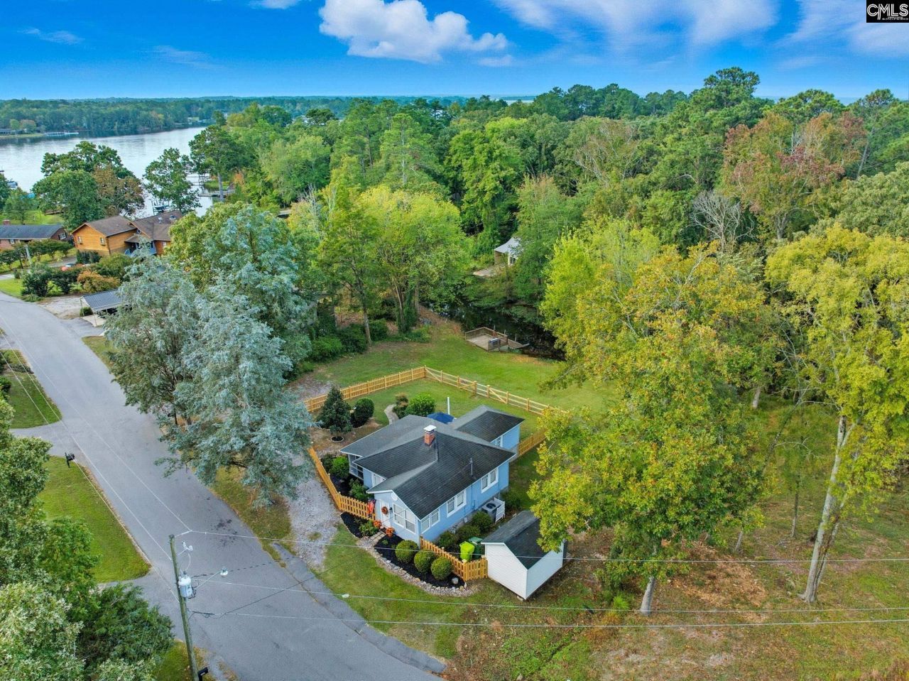 1008 Jones Road Photo 4