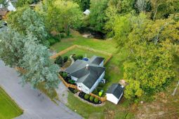 1008 Jones Road photo 4