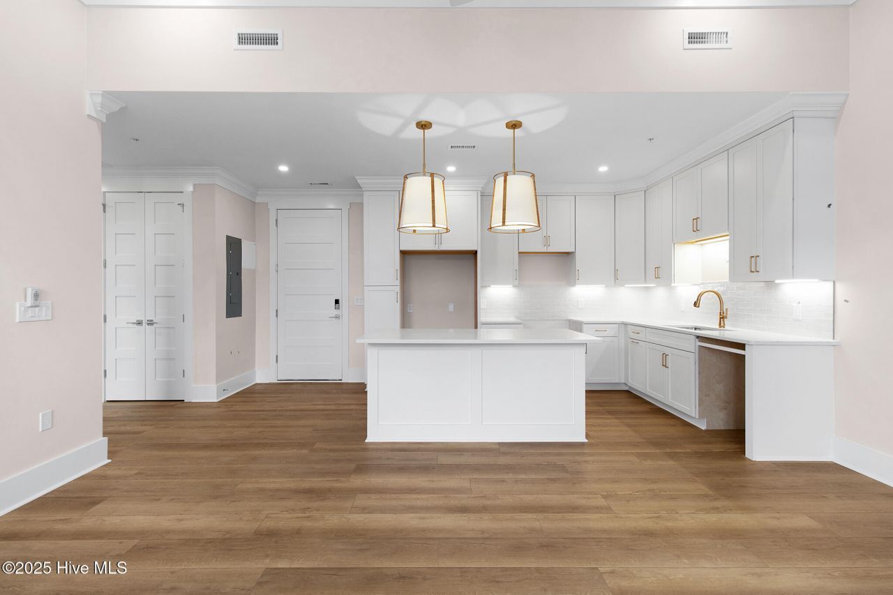 805 Mulberry Street, Unit 202, Beaufort, NC 28516 Main Photo