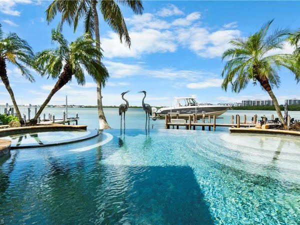 1080 Old Marco LN, MARCO ISLAND, FL 34145