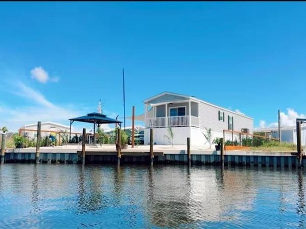 3673 Dewberry LN, ST. JAMES CITY, FL 33956