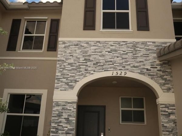 1529 SE 27th Rd, Homestead, FL 33035
