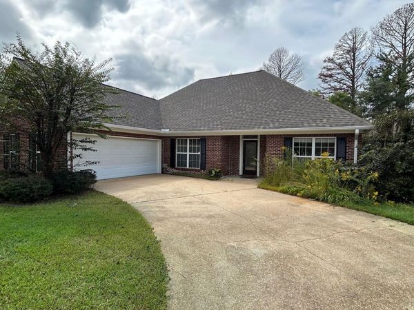 109 Copperfield Ct, Starkville, MS 39759