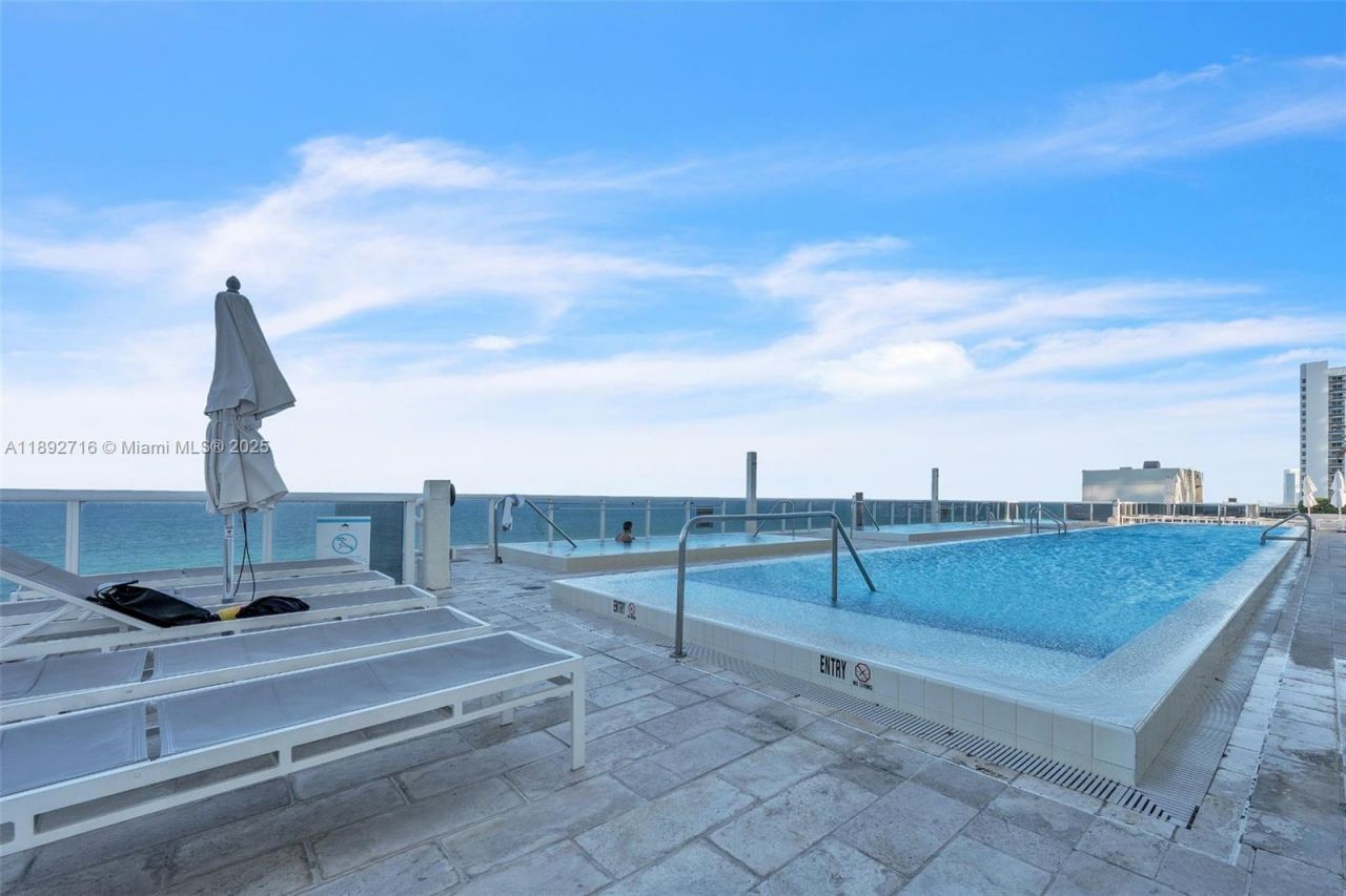 1850 S Ocean Dr, Unit 803, Hallandale Beach, FL 33009 Photo