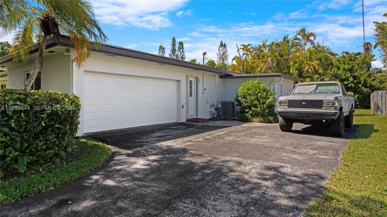 14590 SW 81st Ave, Palmetto Bay, FL 33158 Photo