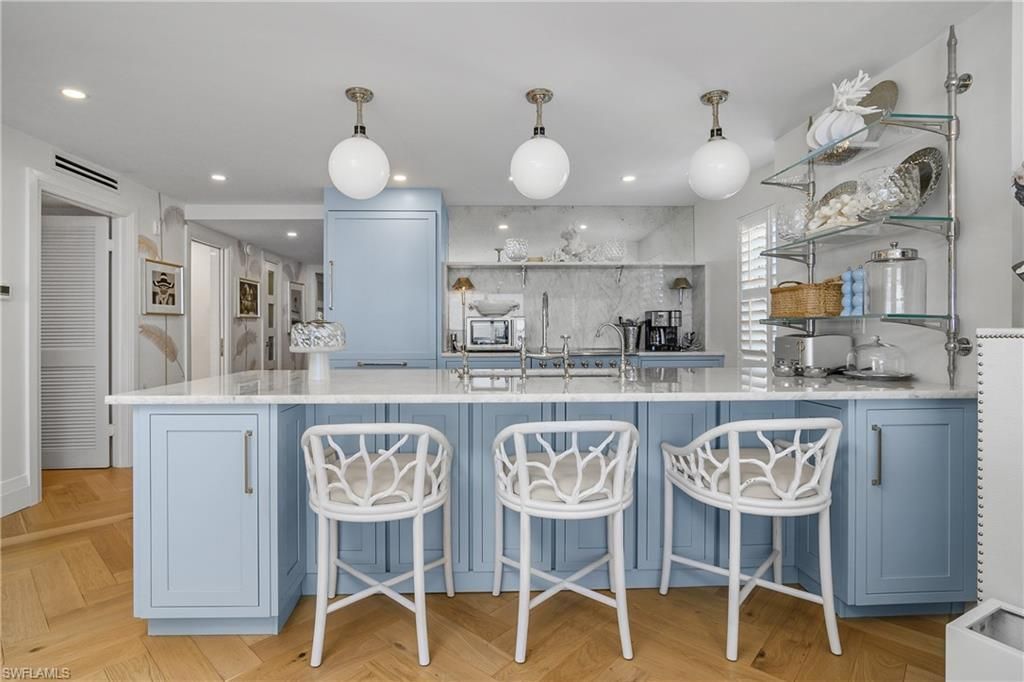 3483 Gulf Shore Blvd N, Unit 502, Naples, FL 34103 Photo