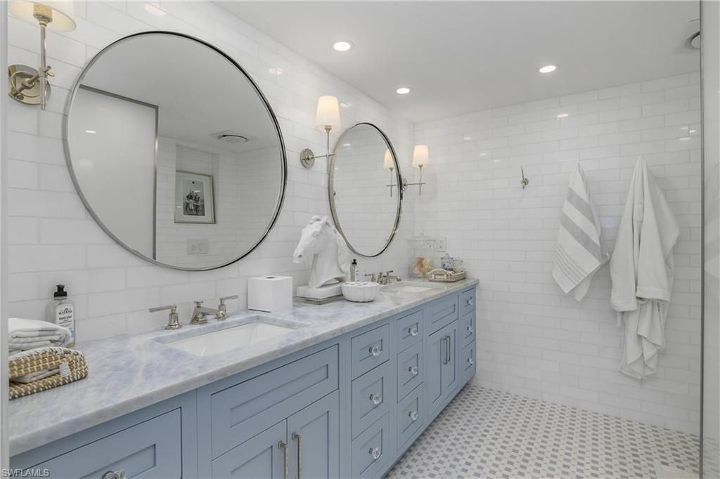 3483 Gulf Shore Blvd N, Unit 502, Naples, FL 34103 Photo