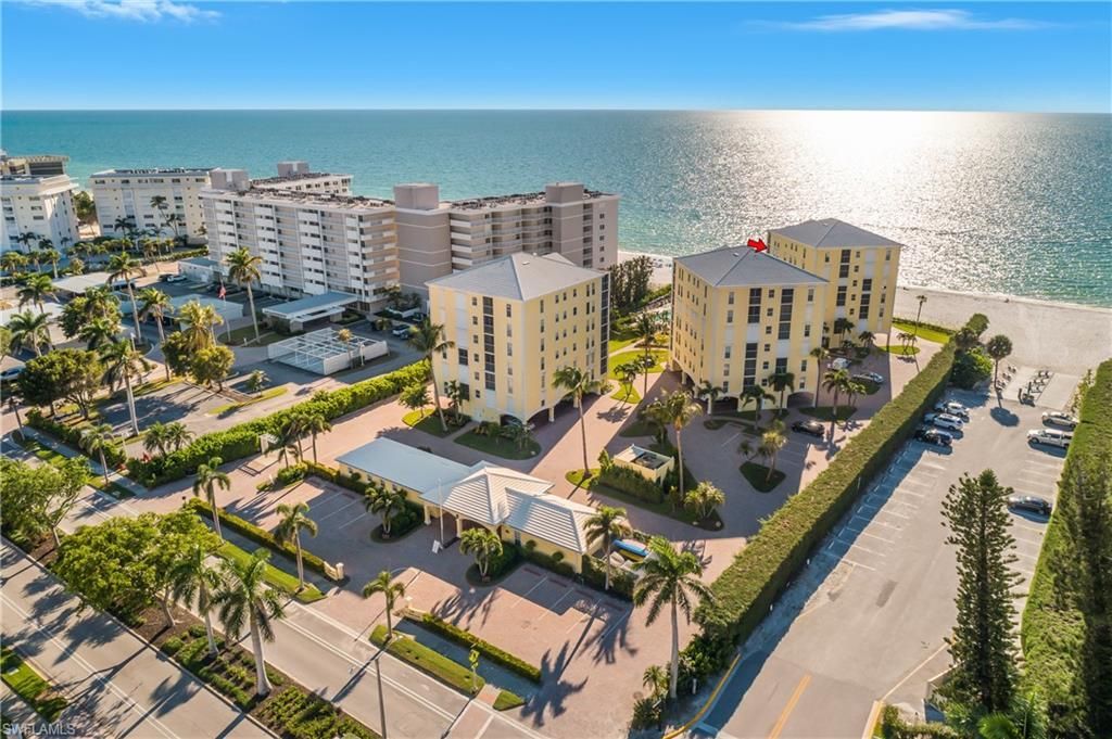 3483 Gulf Shore Blvd N, Unit 502, Naples, FL 34103 Photo