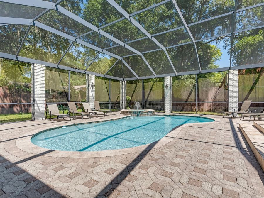 Property Image 100