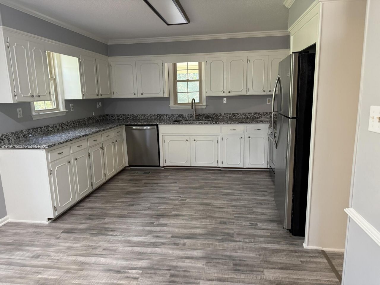 2655 Cordova Road Photo 5