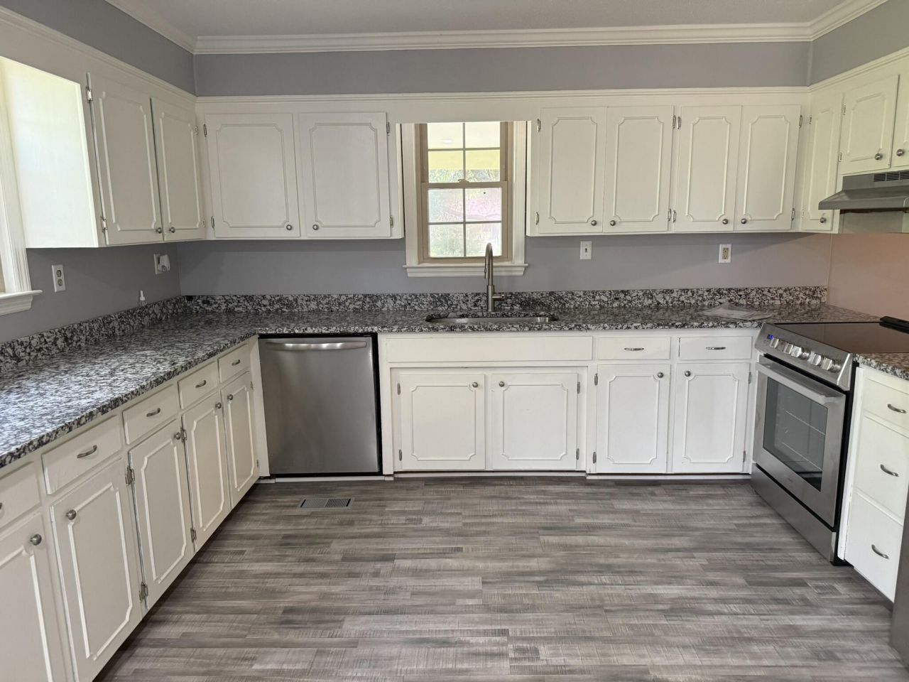 2655 Cordova Road Photo 7