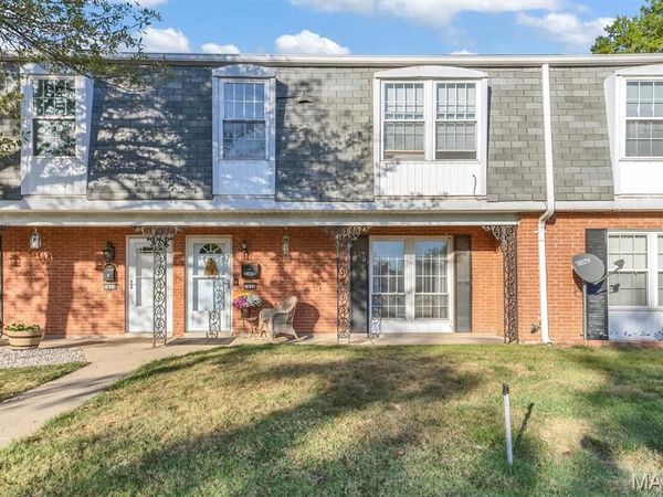 1656 Herault Place, St Louis, MO 63125