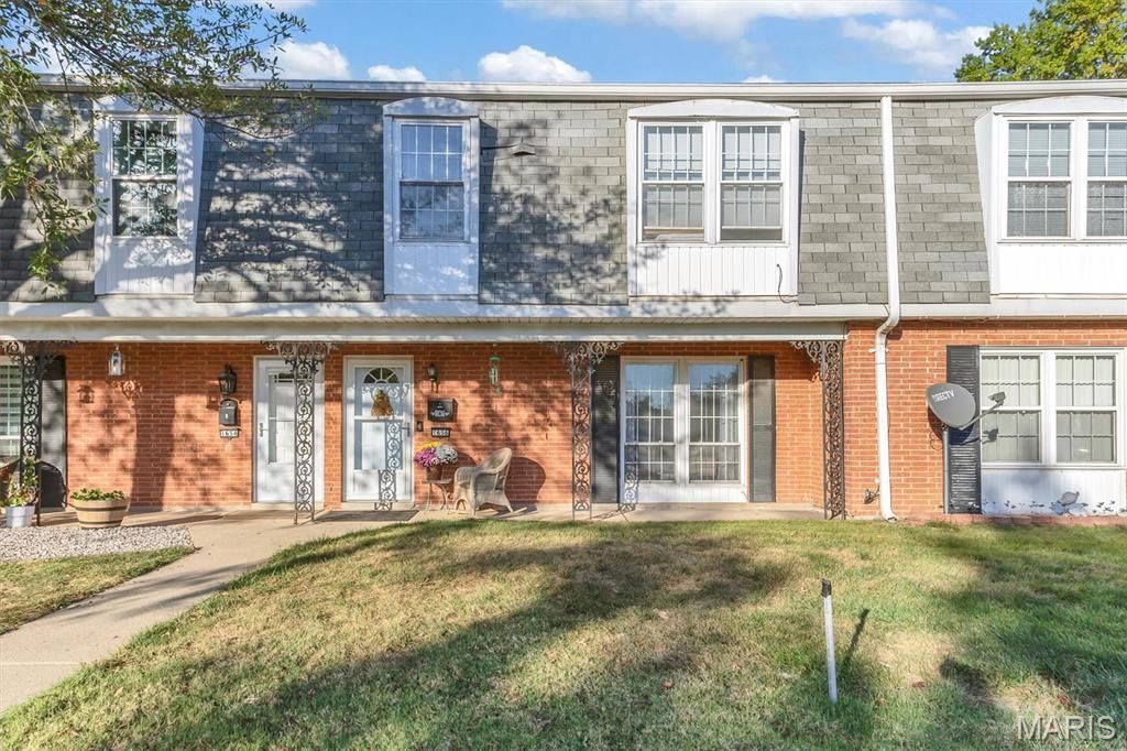 1656 Herault Place, Saint Louis, MO 63125 Main Photo
