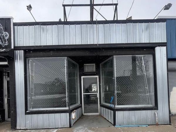 3612 FENTON Road, Flint, MI 48507