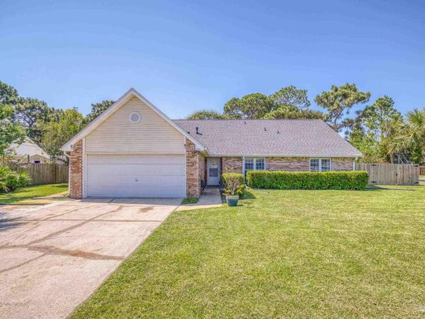 2345 Prytania Cir, Navarre, FL 32566