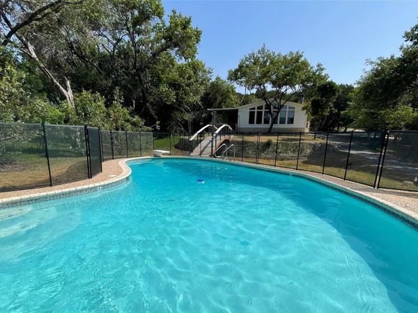 17307 E Darleen DR, Leander, TX 78641