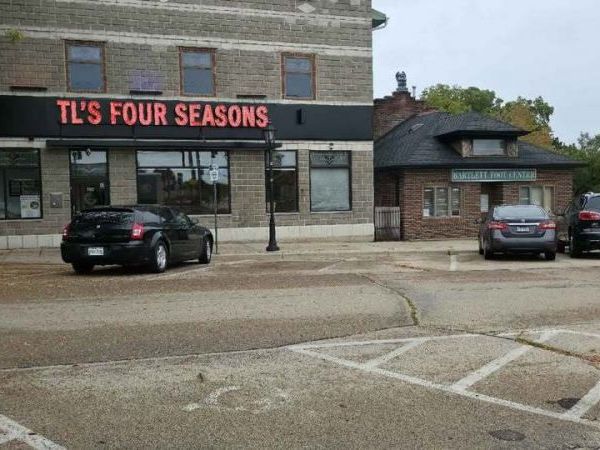 110 W BARTLETT Avenue, Unit 101, Bartlett, IL 60103