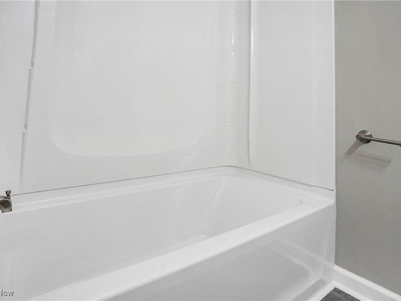 570 Mohawk Avenue, Akron, OH 44305 Photo 12