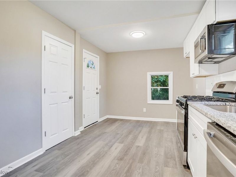 570 Mohawk Avenue, Akron, OH 44305 Photo 13