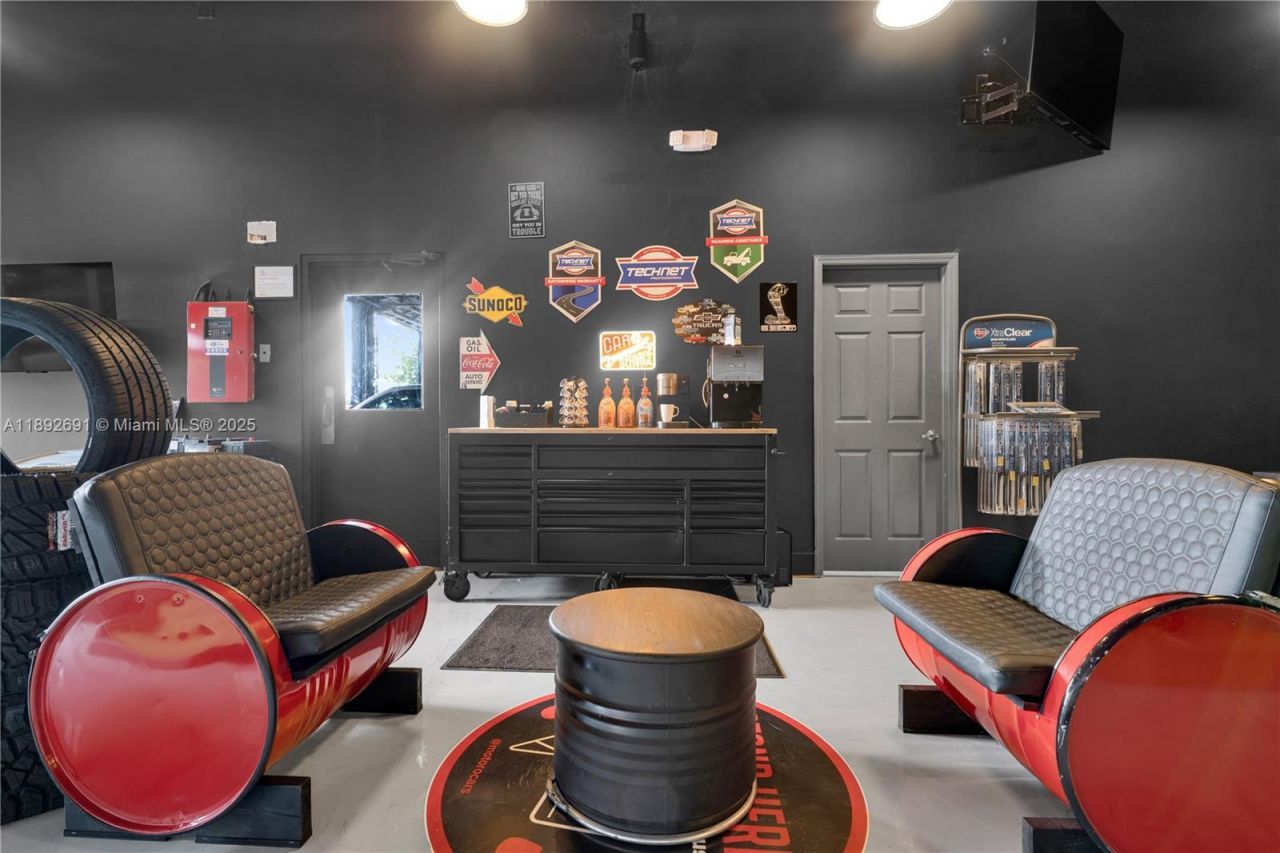 Established Service & Repair Car Shop, Sweetwater, FL 33280 Photo