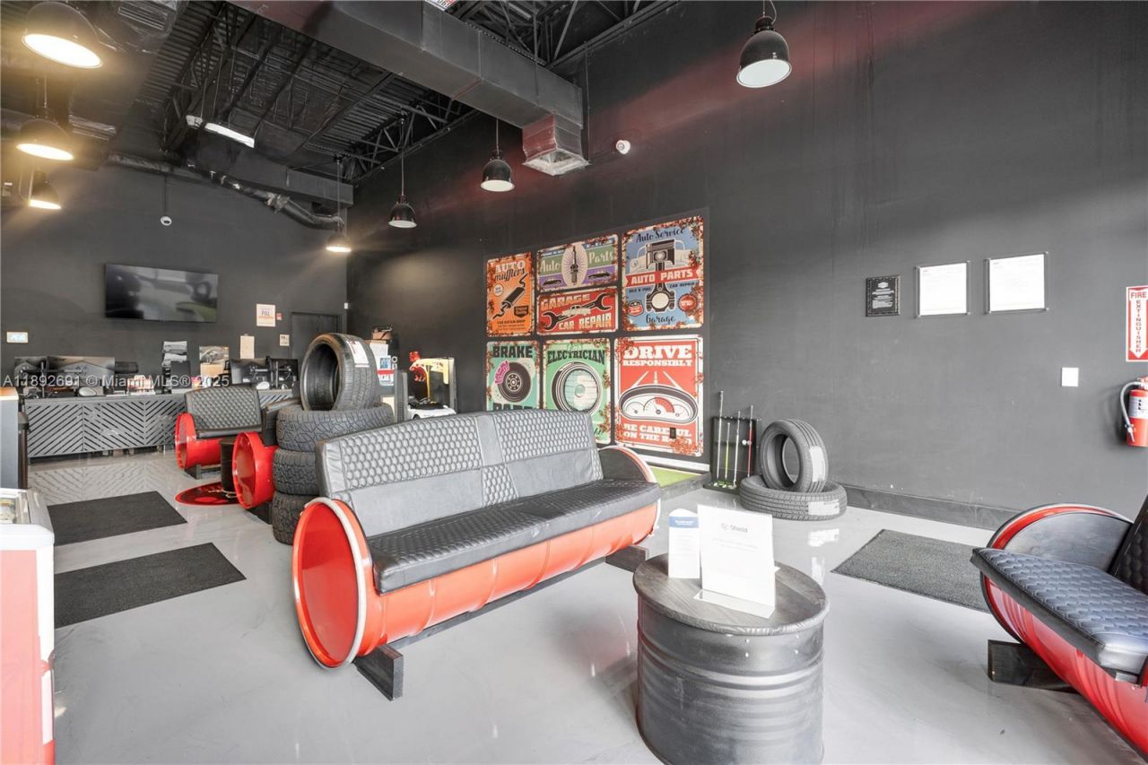 Established Service & Repair Car Shop, Sweetwater, FL 33280 Photo