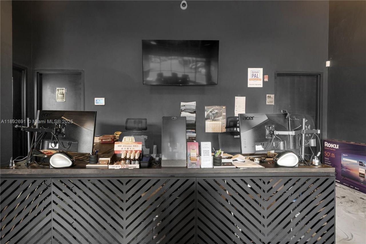 Established Service & Repair Car Shop, Sweetwater, FL 33280 Photo