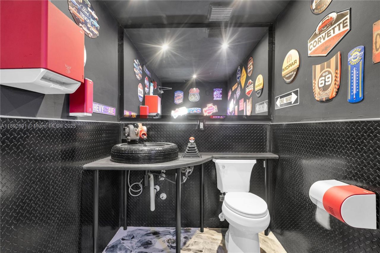 Established Service & Repair Car Shop, Sweetwater, FL 33280 Photo