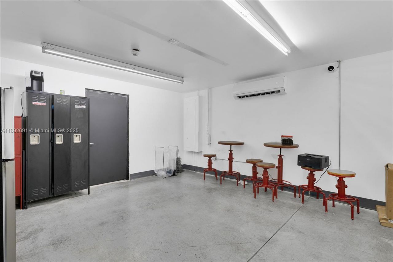 Established Service & Repair Car Shop, Sweetwater, FL 33280 Photo