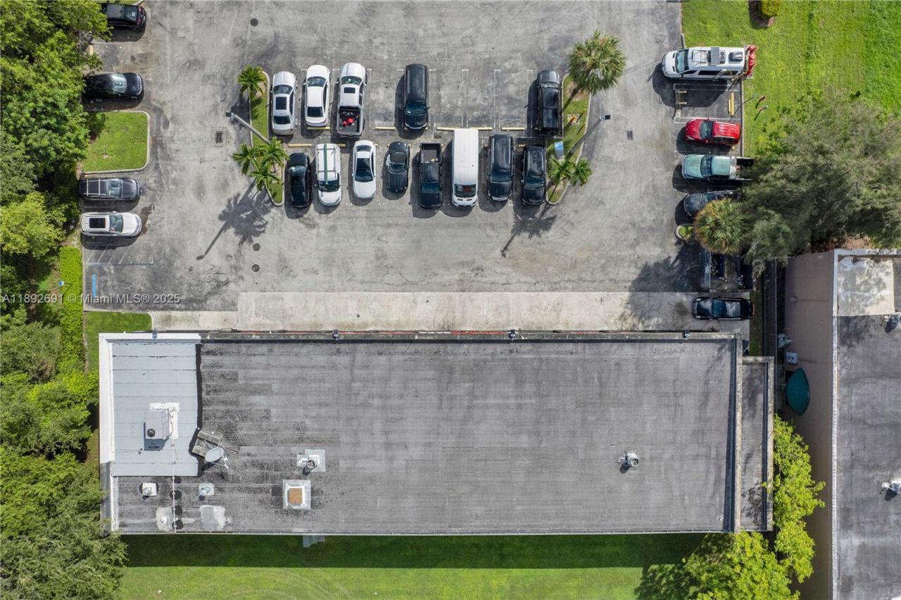 Established Service & Repair Car Shop, Sweetwater, FL 33280 Photo