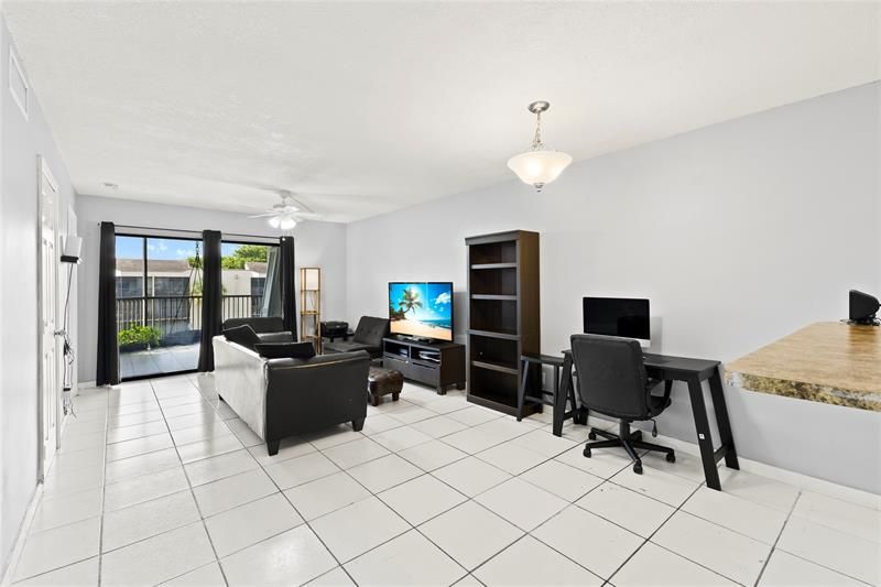 3199 Foxcroft Road, Unit 304, Miramar, FL 33025 Photo