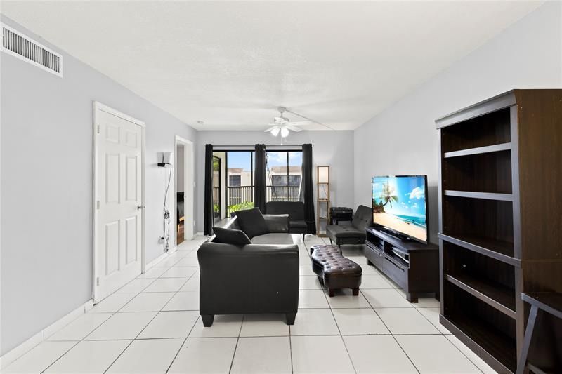 3199 Foxcroft Road, Unit 304, Miramar, FL 33025 Photo