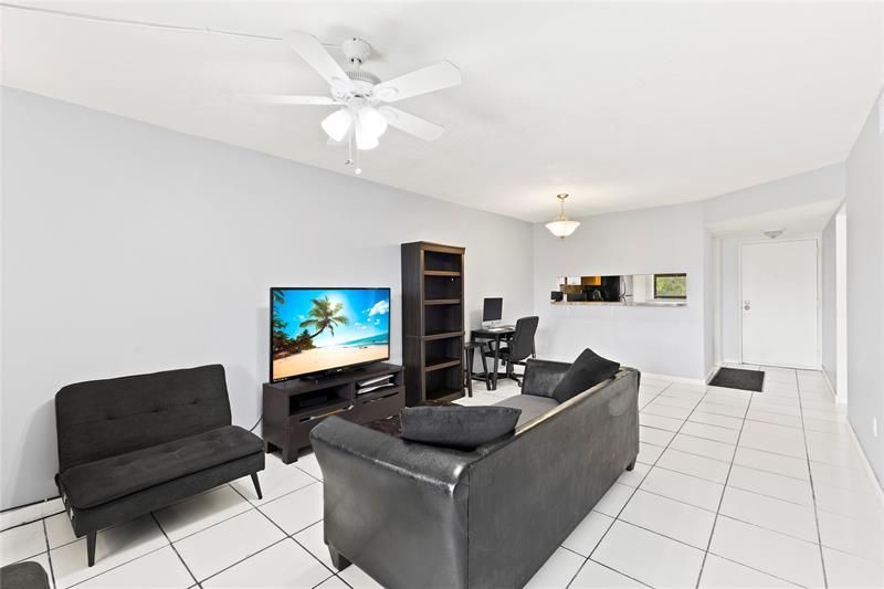 3199 Foxcroft Road, Unit 304, Miramar, FL 33025 Photo
