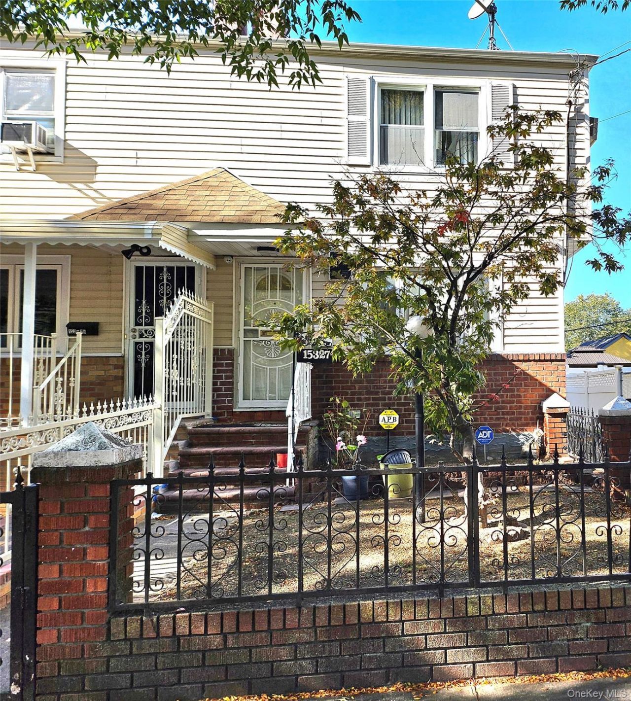153-27 Foch Blvd, Jamaica, NY 11434 Main Photo