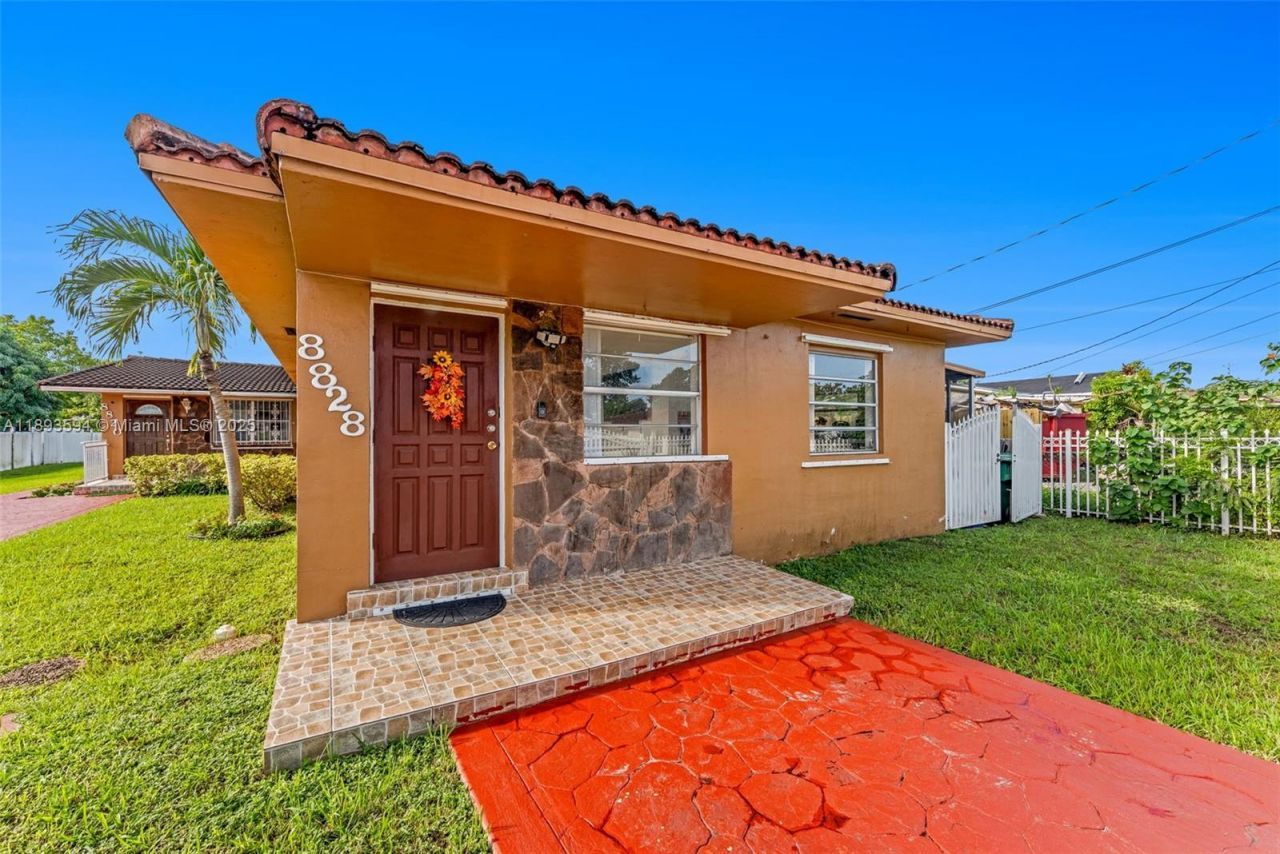 8820 SW 27th St, Miami, FL 33165 Photo