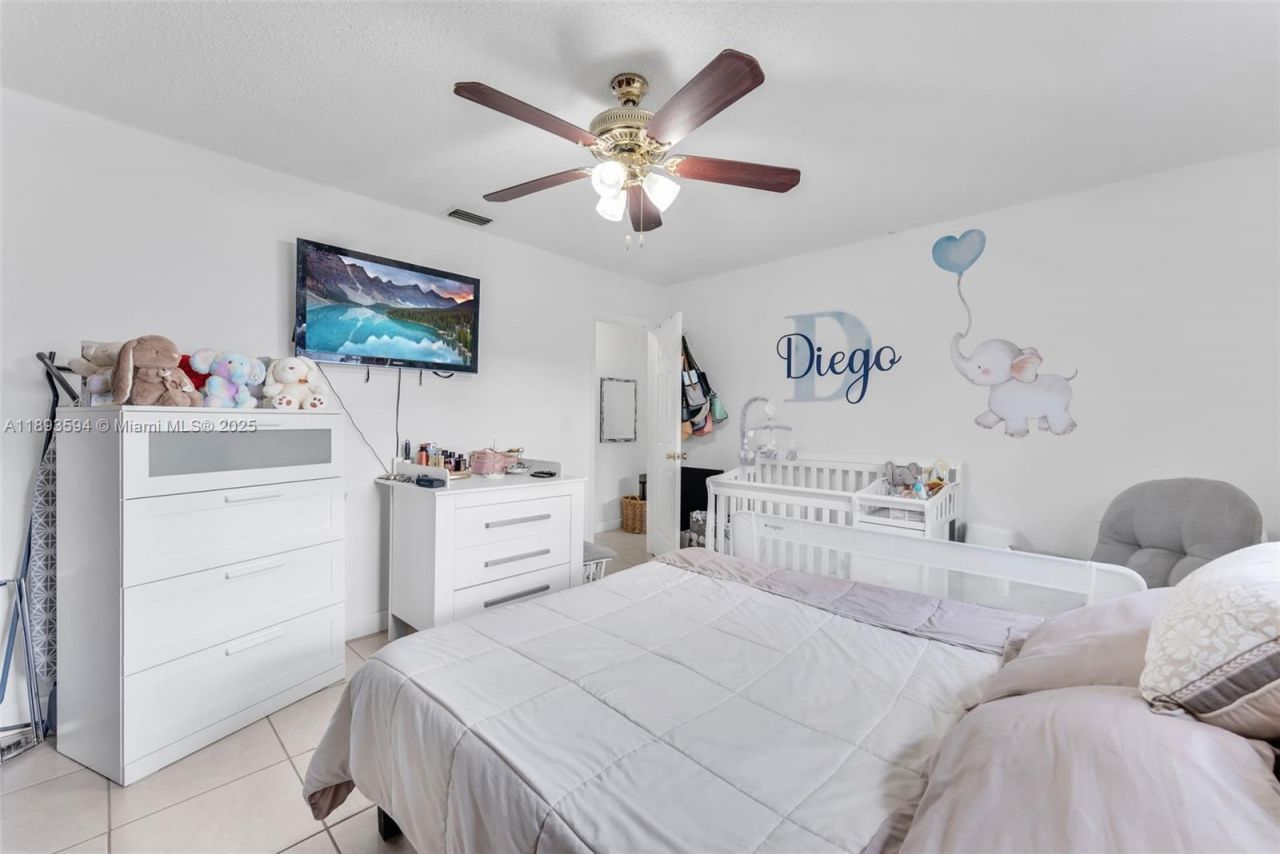 8820 SW 27th St, Miami, FL 33165 Photo