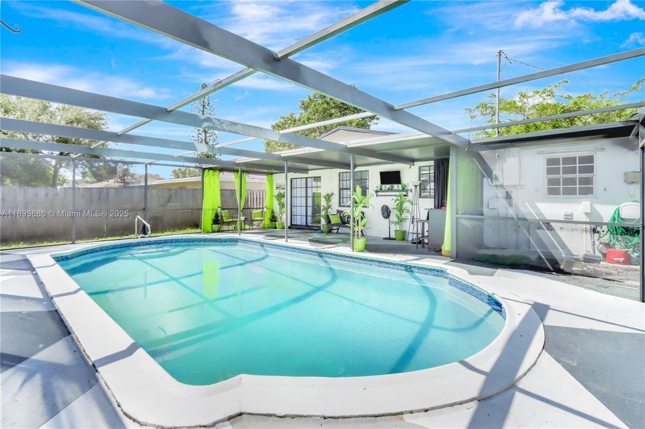 820 NW 67th Ave, Margate, FL 33063 Photo