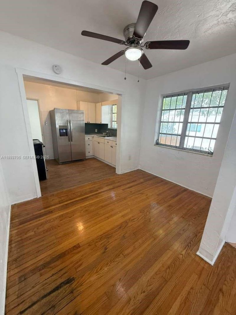 300 NW 13th Ave, Miami, FL 33125 Photo