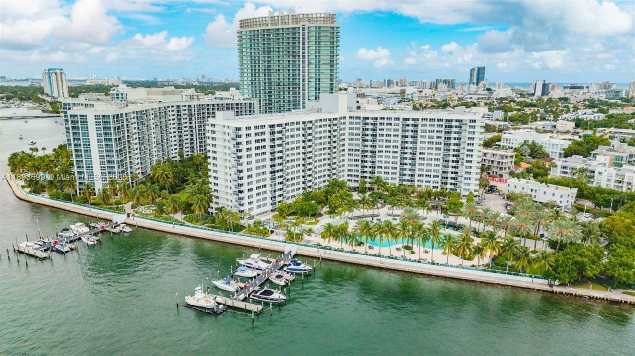 1500 Bay Rd, Unit 1122S, Miami Beach, FL 33139 Photo