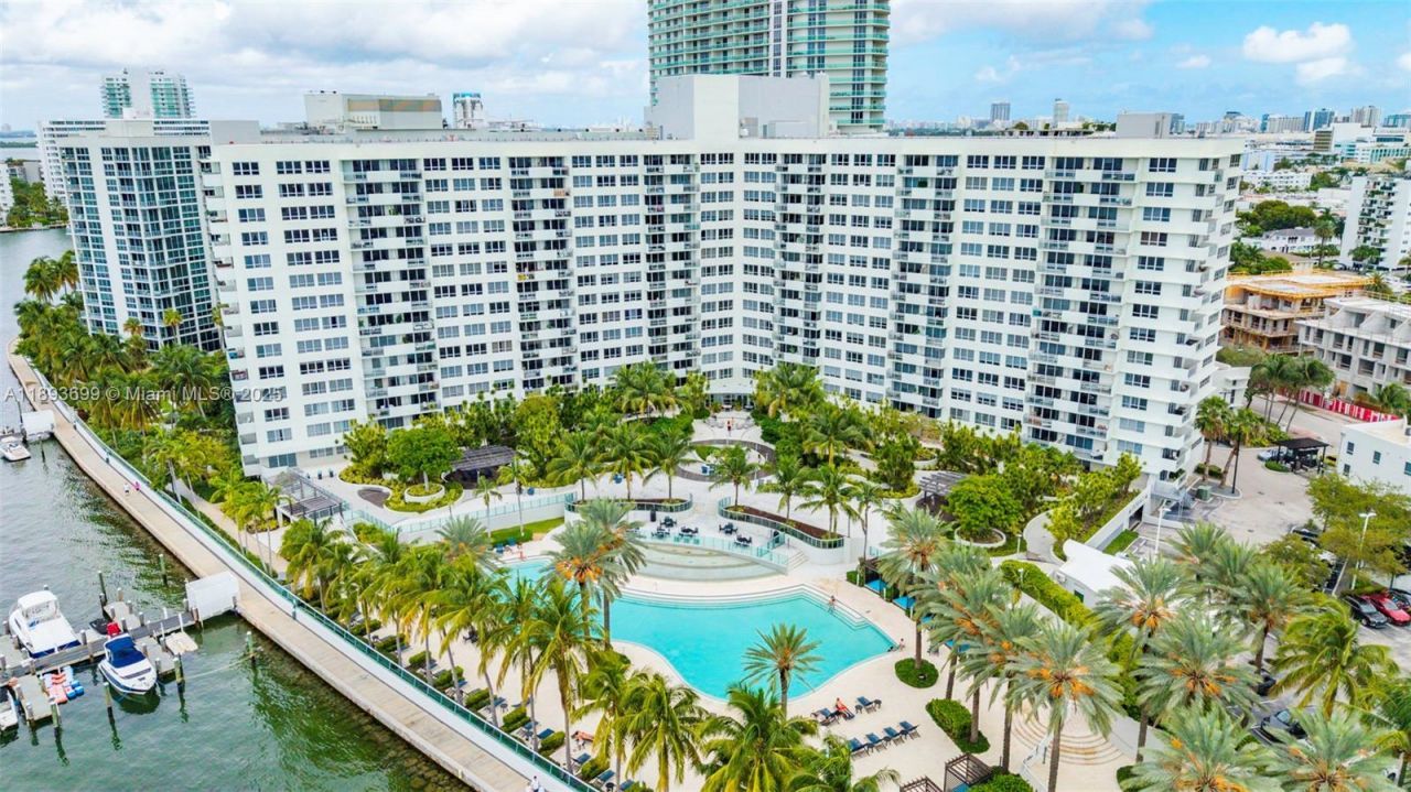 1500 Bay Rd, Unit 1122S, Miami Beach, FL 33139 Photo