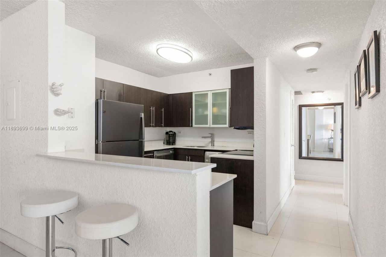 1500 Bay Rd, Unit 1122S, Miami Beach, FL 33139 Photo