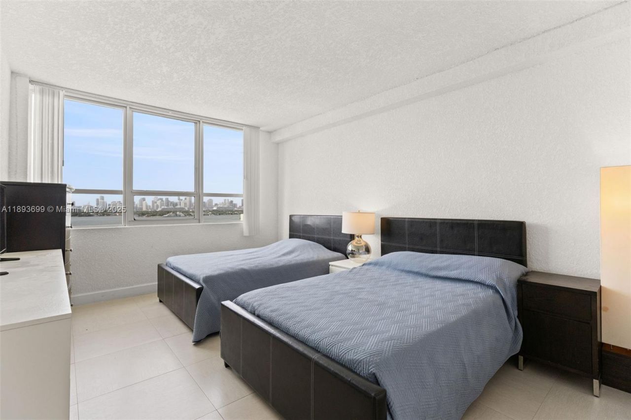 1500 Bay Rd, Unit 1122S, Miami Beach, FL 33139 Photo