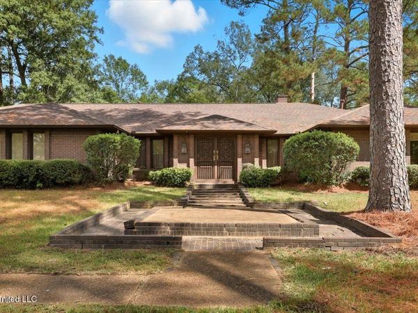 5230 Brookleigh Drive, Byram, MS 39272