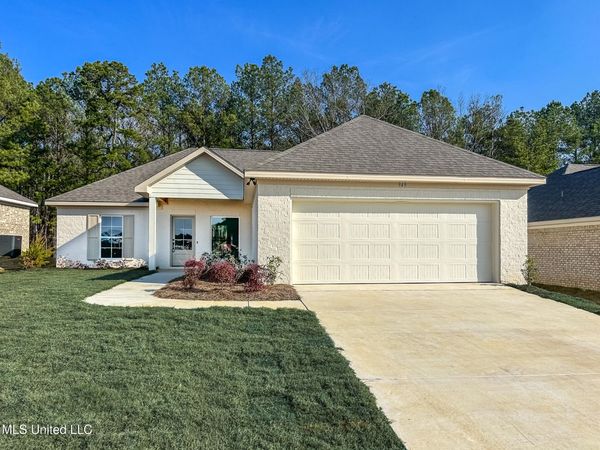 949 Riverside Lane, Pearl, MS 39208