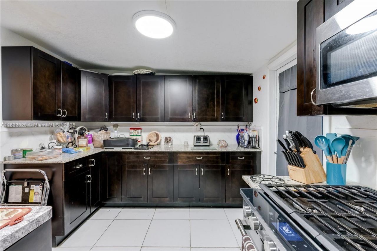 940 E 21st St, Hialeah, FL 33013 Photo