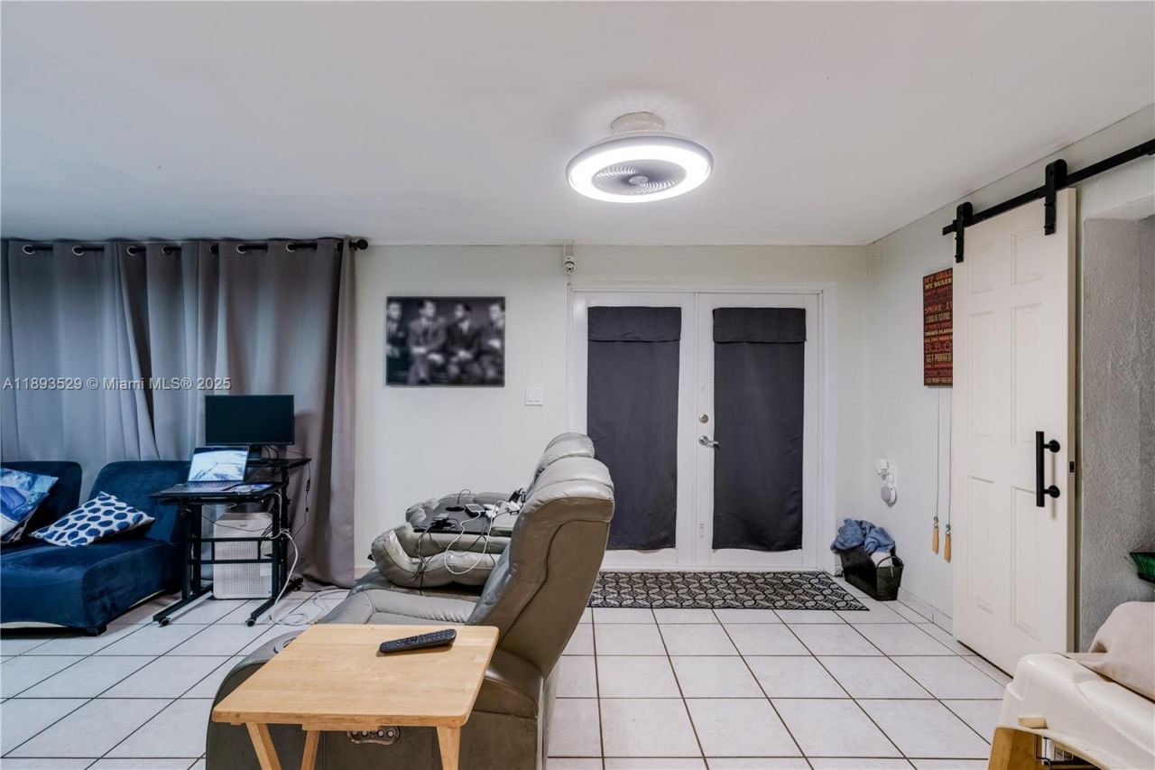 940 E 21st St, Hialeah, FL 33013 Photo