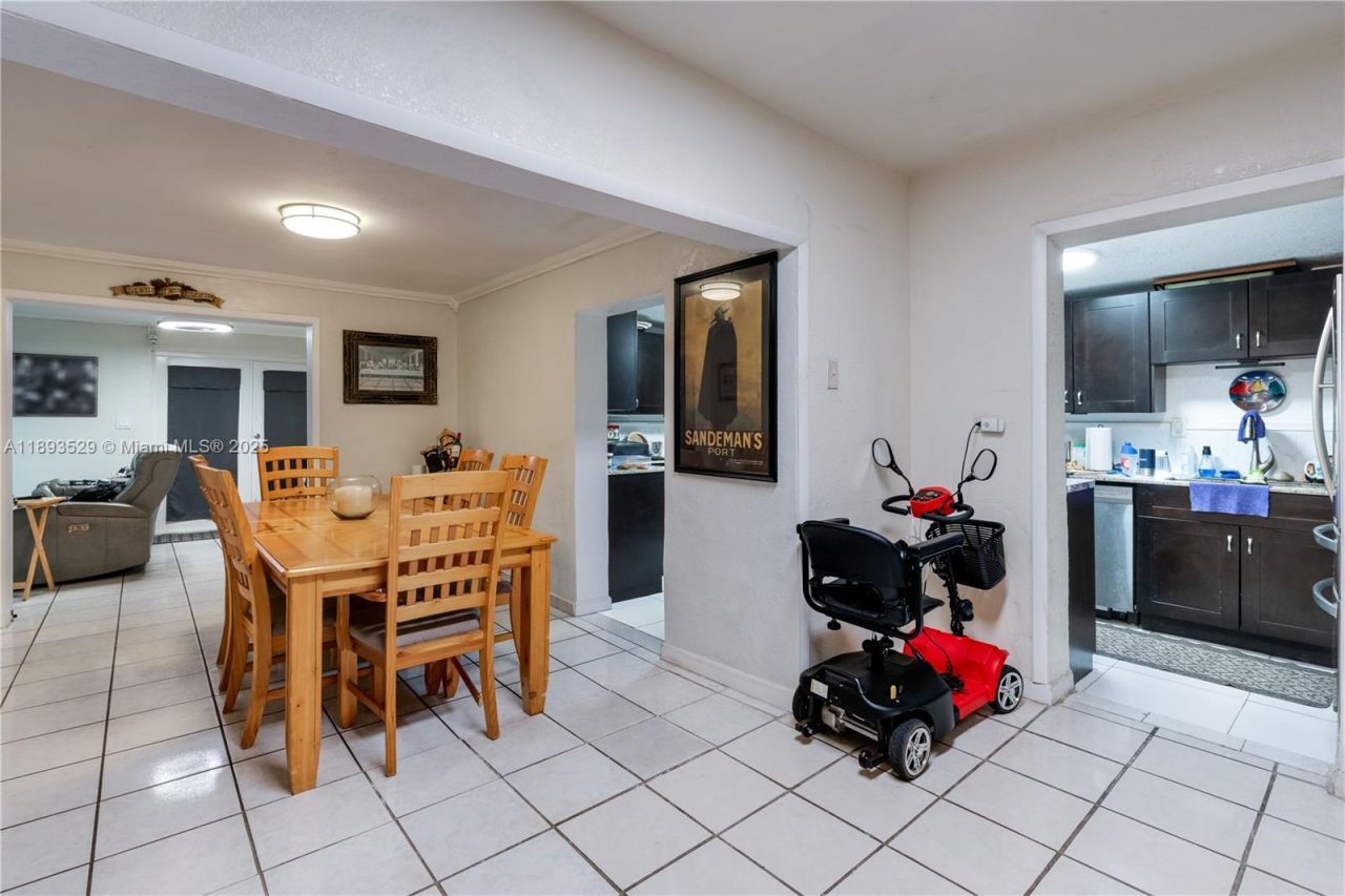 940 E 21st St, Hialeah, FL 33013 Photo