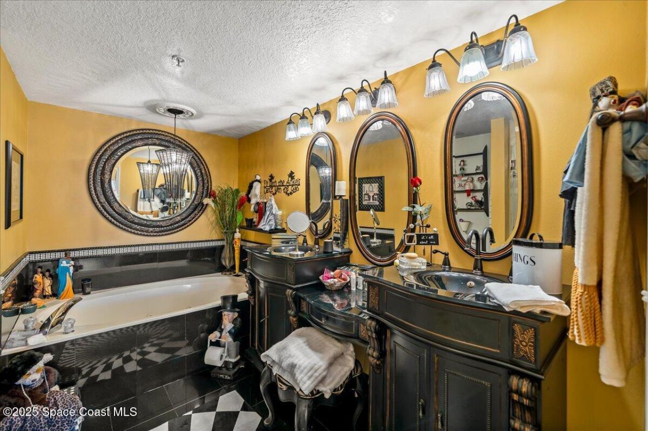 104 Riverside Drive, Unit 203, Cocoa, FL 32922 Photo