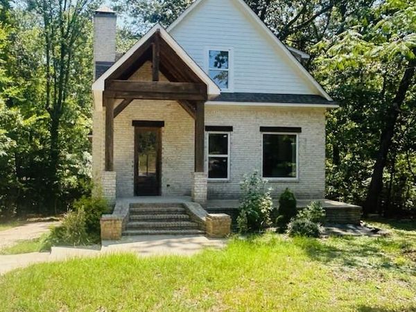 1856 Sardis Lake Dr., Batesville, MS 38606