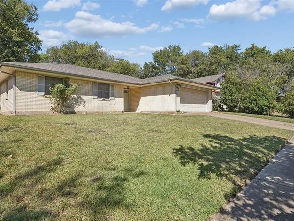 1113 2nd Street, Grand Prairie, TX 75051